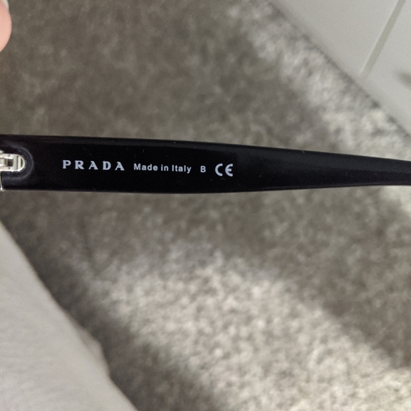 Prada sunglasses - Picture 2 of 5